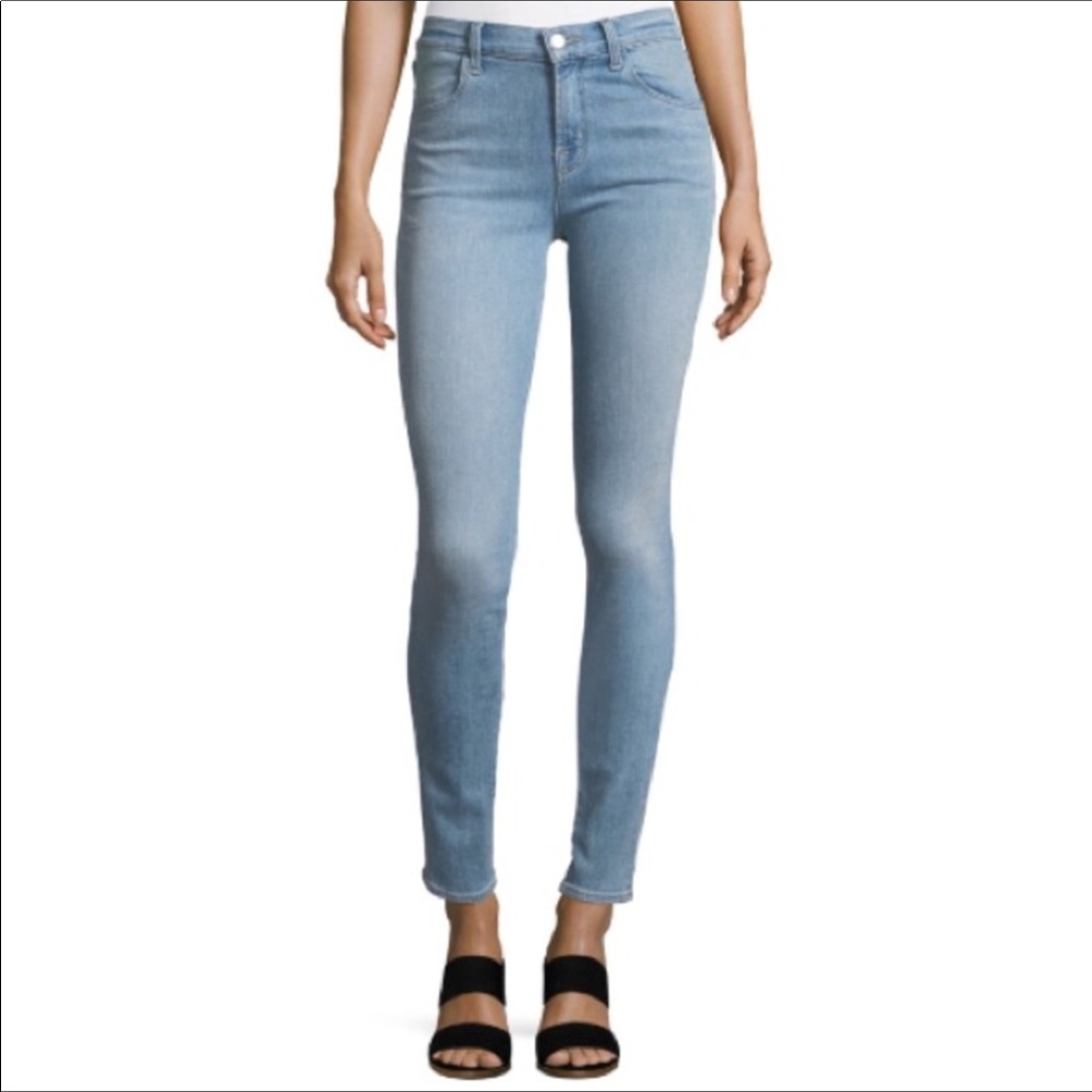 J BRAND Skinny Leg Jeans ‘Beaut Blue’ Light Wash